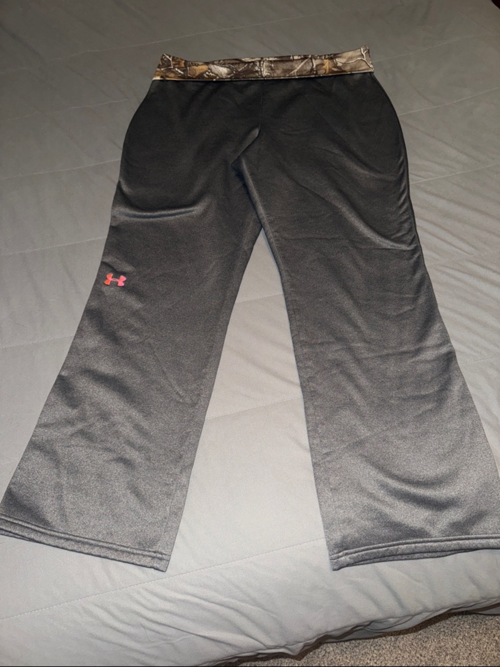 Under Armour Black Workout Pants with Camo Waistband and Pink Logo